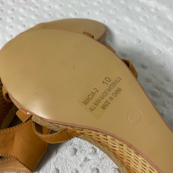 Cute Yellow Sandals (size 8.5 - 9) - Picture 10 of 10